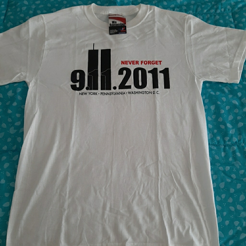 NWT Remembrance September 11 T-shirt, size L